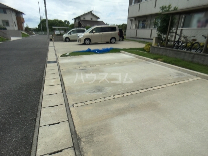 15/25 駐車場