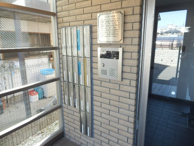 20/30 エントランス