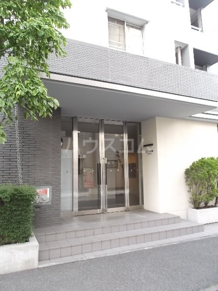 22/23 エントランス