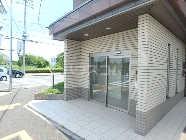 20/26 エントランス