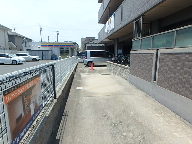 21/26 駐車場