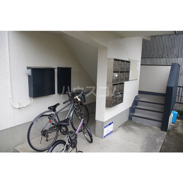 14/15 エントランス