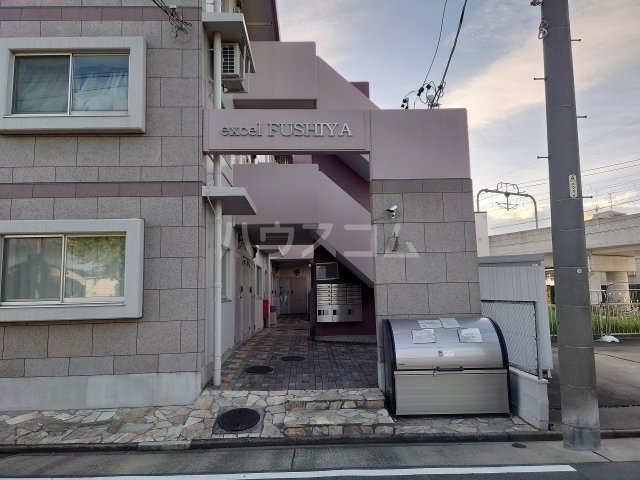 22/30 エントランス