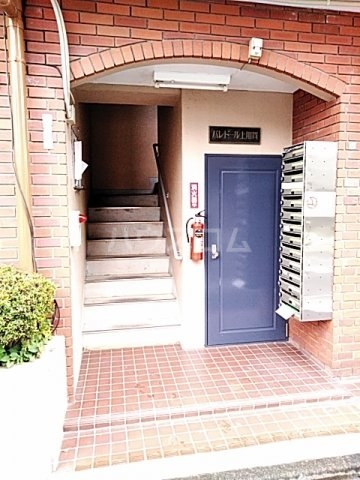 28/30 エントランス