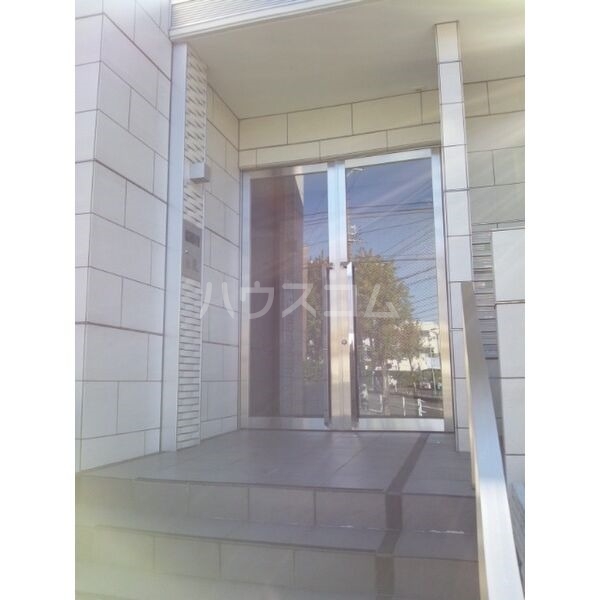 18/21 エントランス