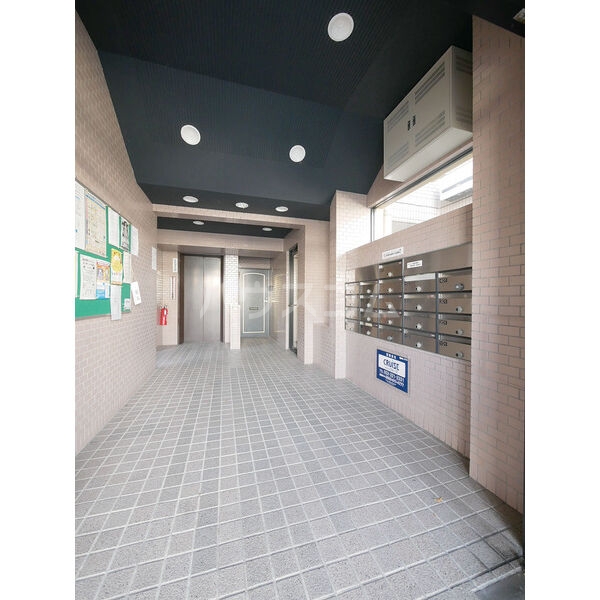 14/19 エントランス