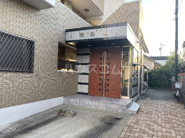 24/27 エントランス