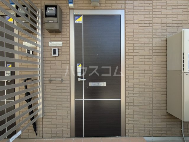 26/30 エントランス