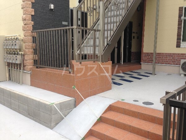 13/15 エントランス