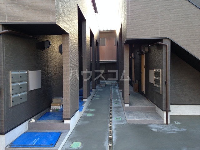 21/28 エントランス