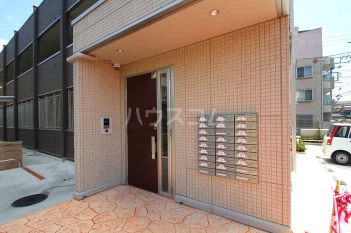 19/26 エントランス