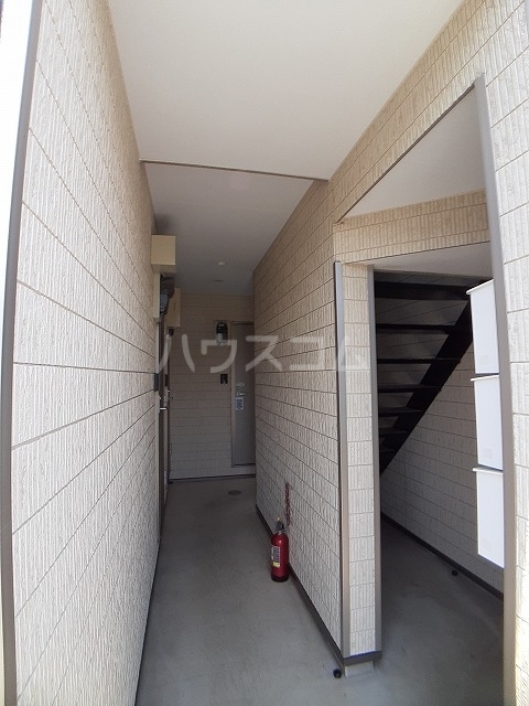 22/30 エントランス