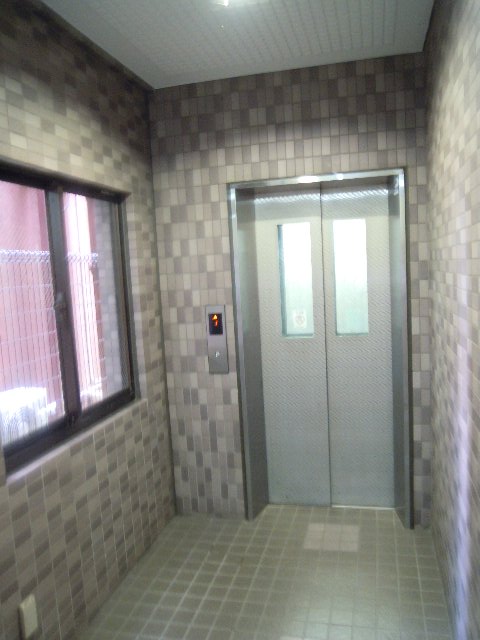 22/30 エントランス