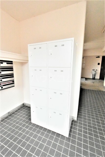 14/19 エントランス