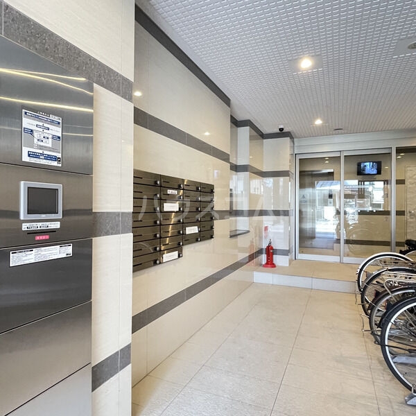 21/25 エントランス