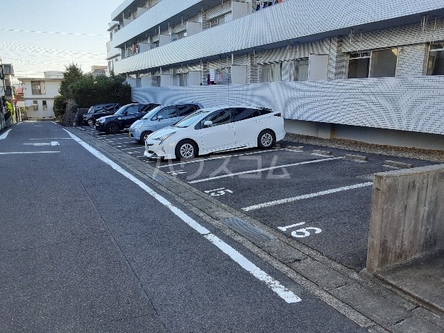 2/4 駐車場