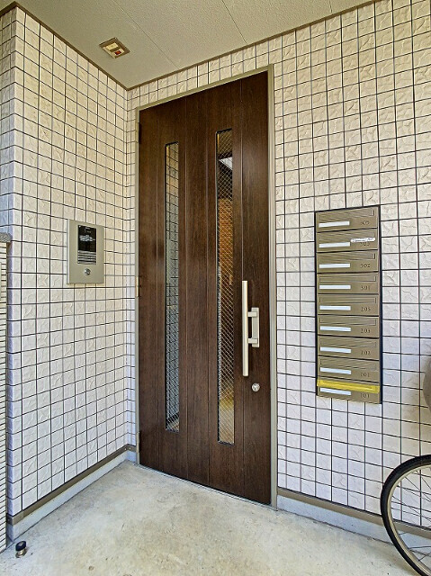 18/26 エントランス