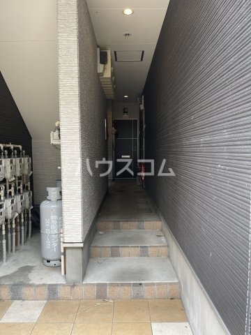 16/21 エントランス