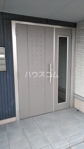 20/30 エントランス