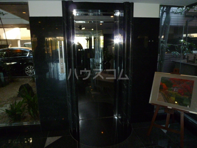 22/26 エントランス