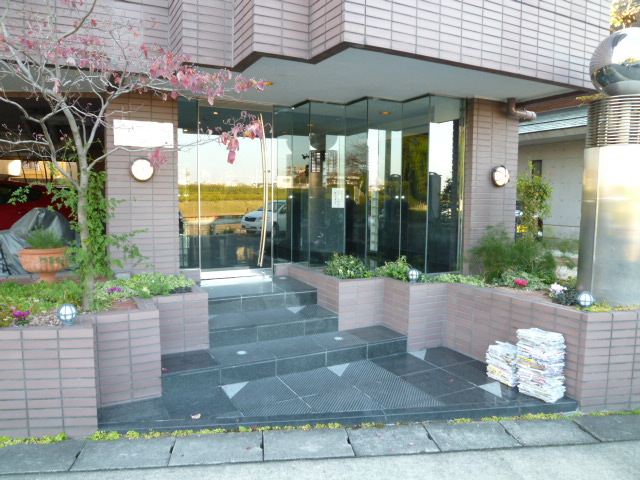 22/26 エントランス