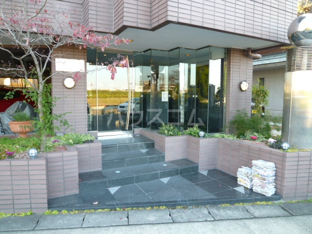 22/26 エントランス