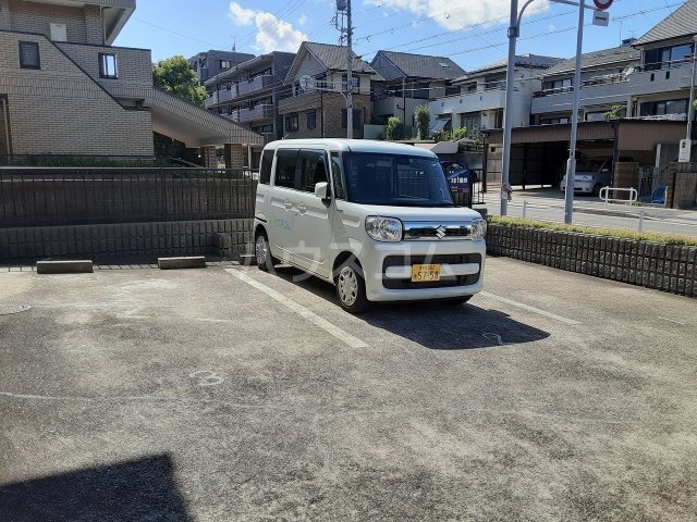 16/19 駐車場