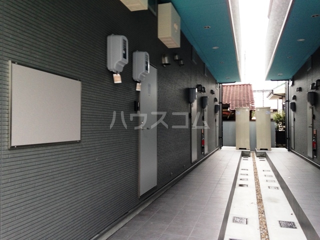 21/29 エントランス