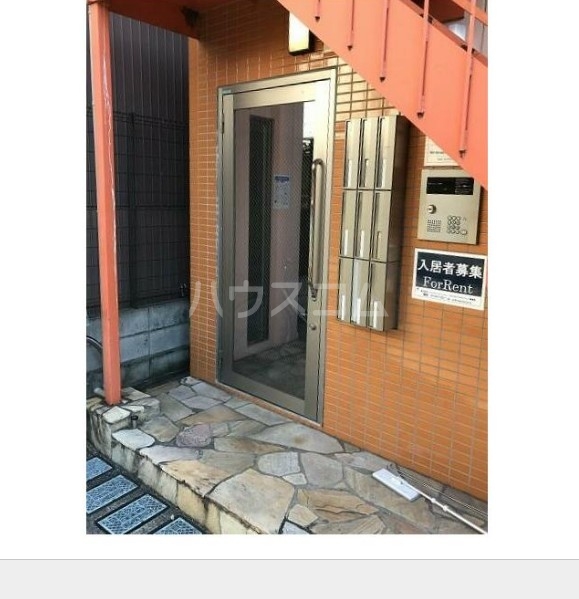 15/23 エントランス