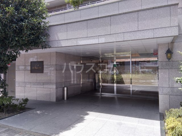 18/26 エントランス