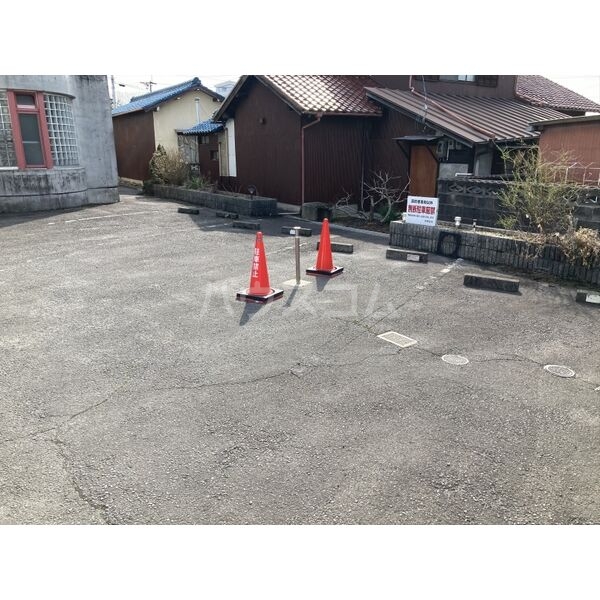 17/20 駐車場