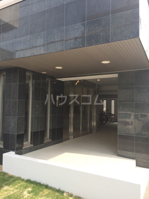 22/30 エントランス