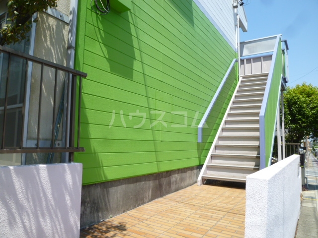 16/19 エントランス