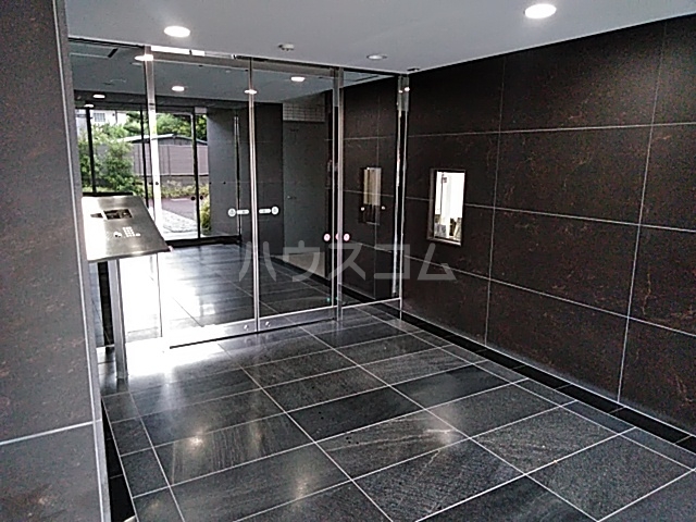 25/30 エントランス