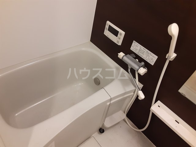 13/27 浴室