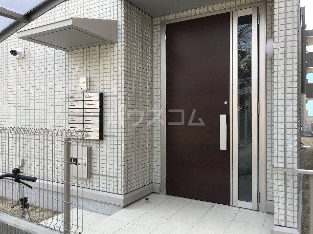 21/28 エントランス