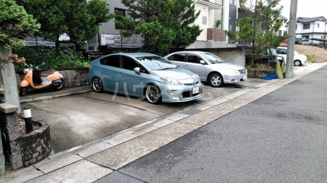 14/18 駐車場