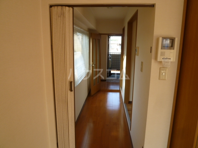 16/21 エントランス