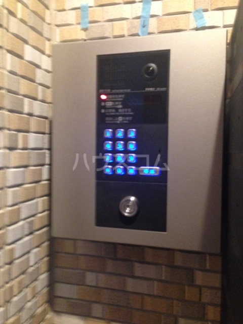 20/28 エントランス