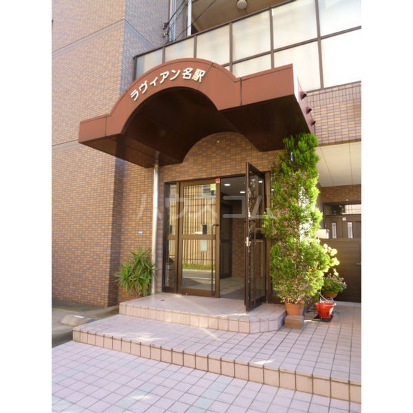 15/22 エントランス