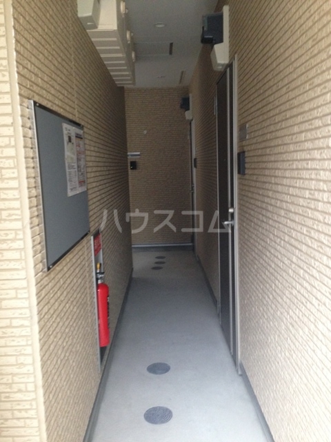 22/28 エントランス