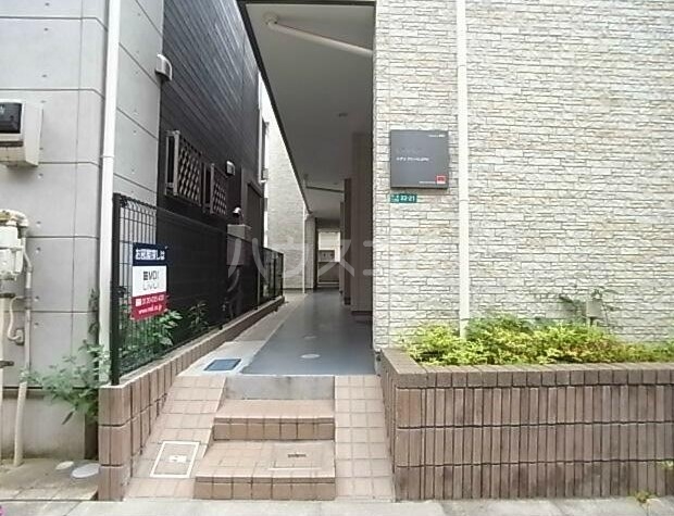 28/30 エントランス