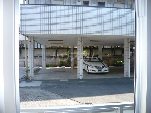 22/30 エントランス