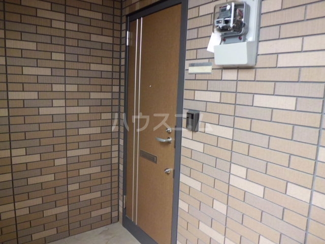 22/25 エントランス