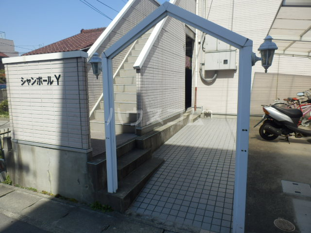 18/25 エントランス