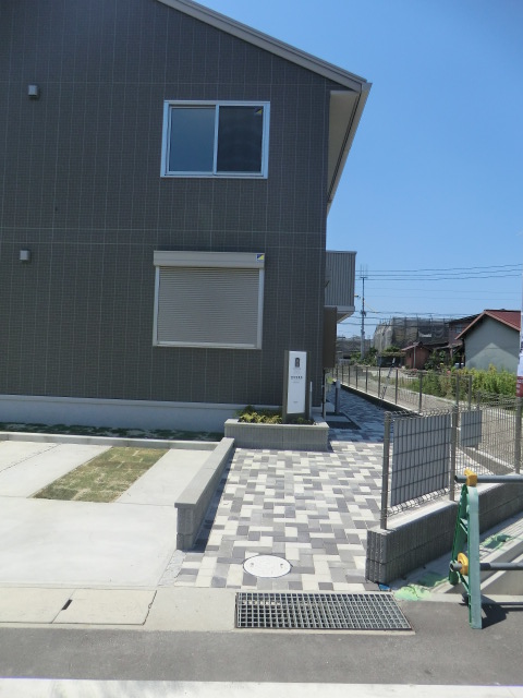 21/30 エントランス