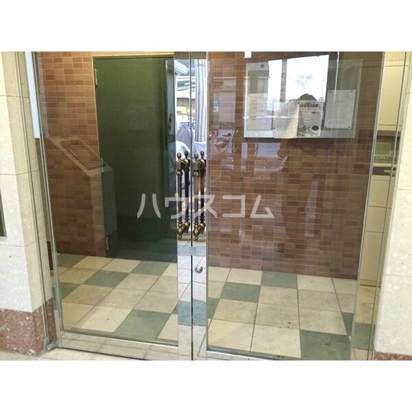 15/19 エントランス