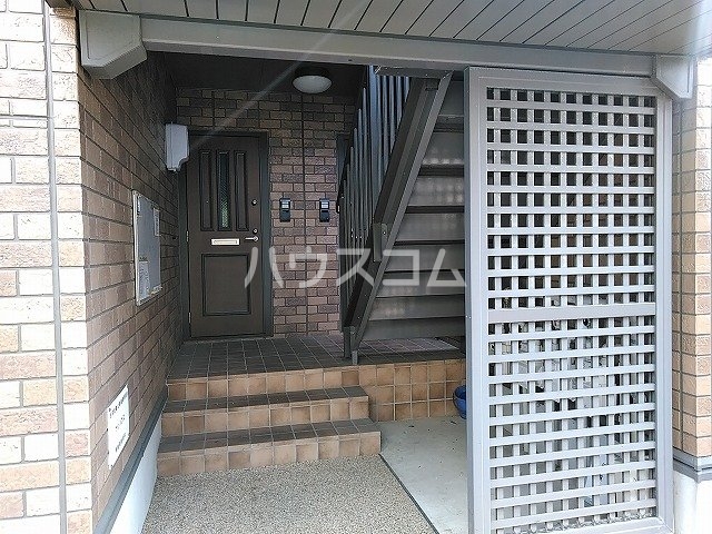 28/30 エントランス