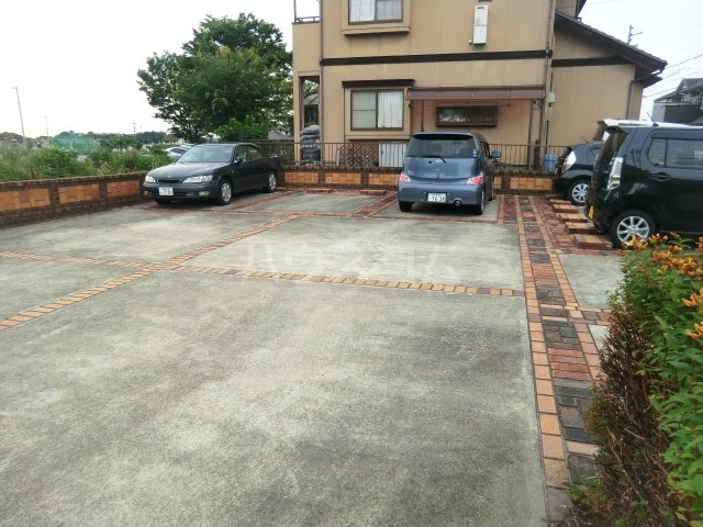 22/30 駐車場