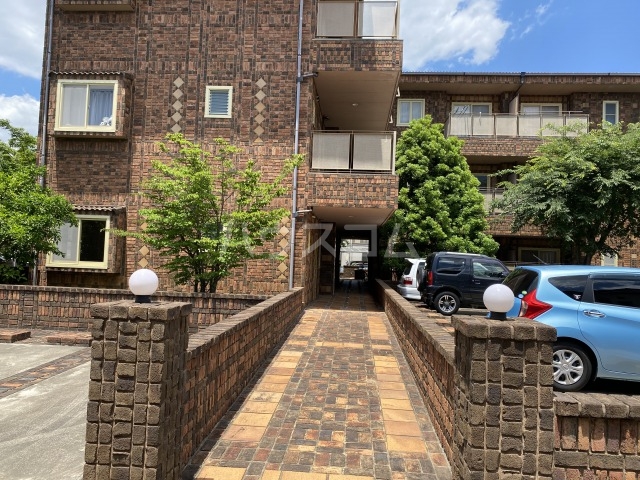 21/27 エントランス